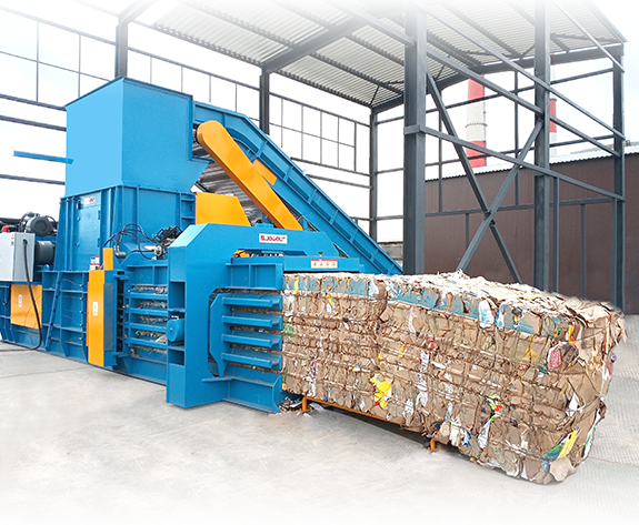 Multifunctionele balenpersoplossing voor recyclingcentrum in Wit-Rusland