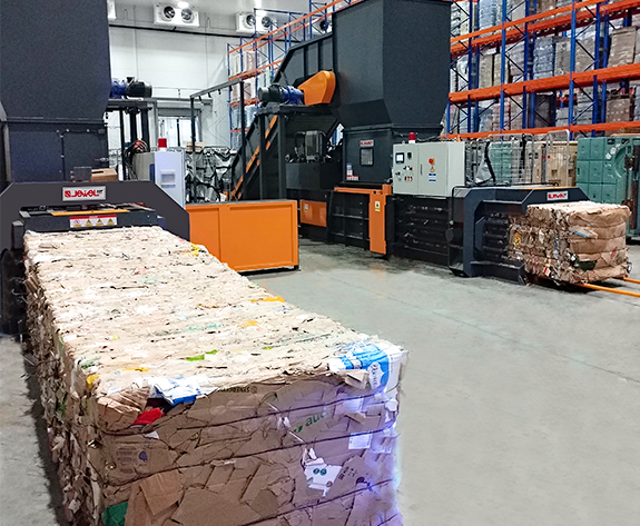Geautomatiseerde verwijderingsoplossing voor verpakkingsafval in het toonaangevende logistieke centrum voor supermarkten in Rusland